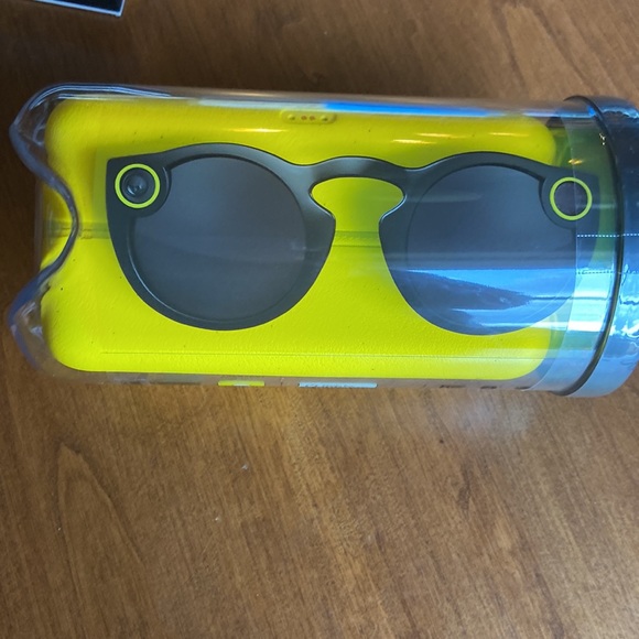 Spectacles just for Snapchat! Charging case and cables included. NEW! - Picture 2 of 5